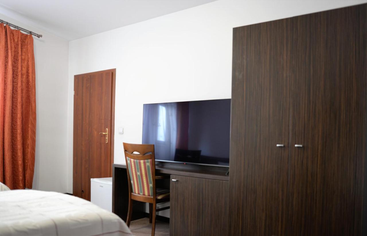 Gosciniec Czarci Mlyn Bed & Breakfast Bedzin Luaran gambar