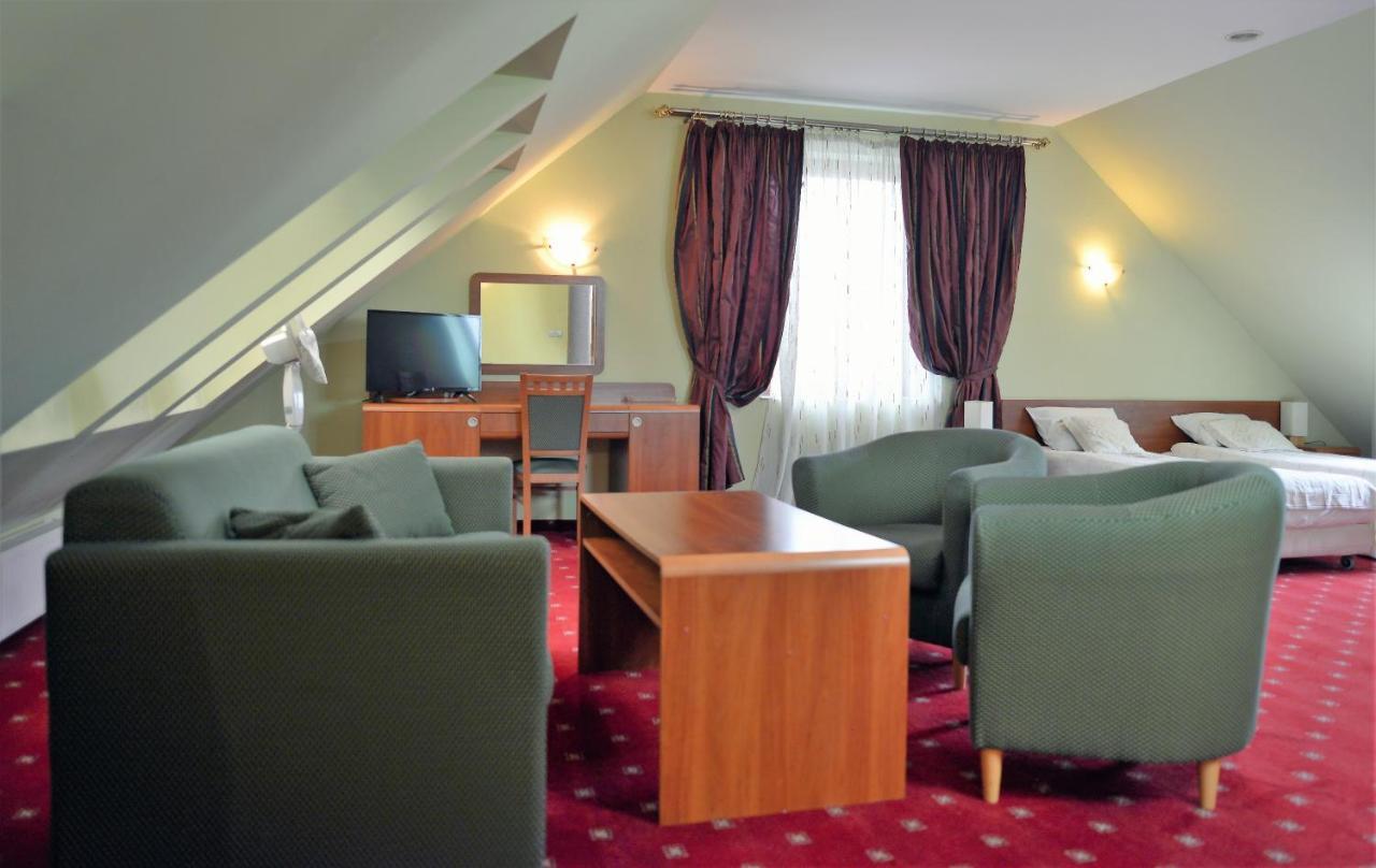 Gosciniec Czarci Mlyn Bed & Breakfast Bedzin Luaran gambar