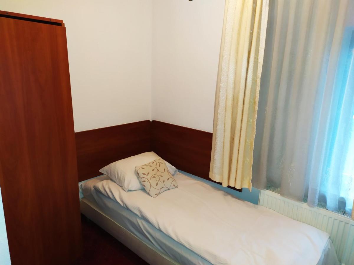 Gosciniec Czarci Mlyn Bed & Breakfast Bedzin Luaran gambar
